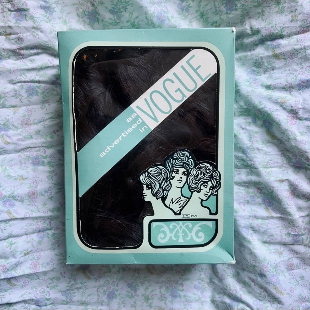 Vintage wig box seen on Vogue 1970’s